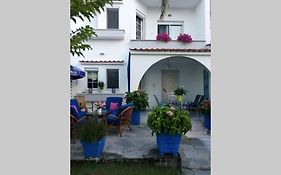 Aris' Family Villa